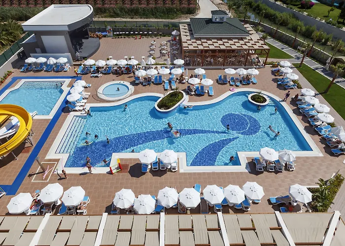 Hotel Ping Pong: Luna Blanca Resort & Spa